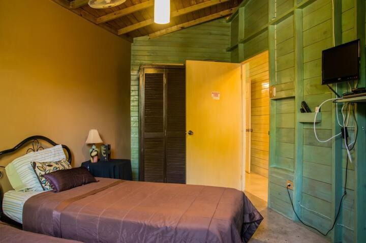 One32 Guesthouse Bejeweled Kingston Zewnętrze zdjęcie